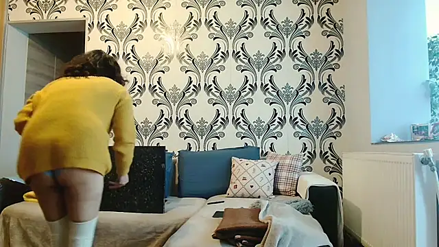 CharmingPearl online show from 12-22-25, 07:27