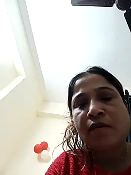 Snapshot of Malika_006 chatting on 11-20-25, 01:11 Malika 006 online show from 11-20-25, 01:11