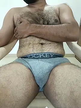 Snapshot of funnyboy_069 chatting on 05-25-26, 03:45 funnyboy 069 online show from 05-25-26, 03:45
