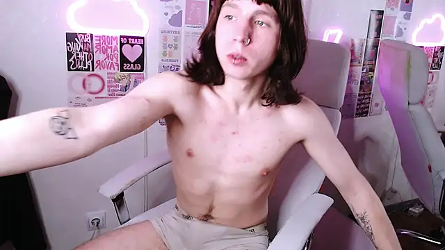 Snapshot of CutieKai_ chatting on 02-19-26, 12:28 CutieKai online show from 02-19-26, 12:28