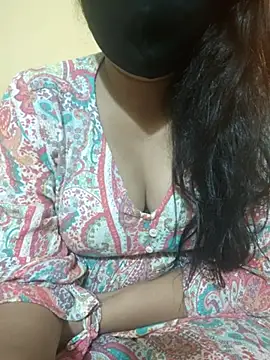 Snapshot of mouni499 chatting on 04-26-26, 07:39 mouni499 online show from 04-26-26, 07:39
