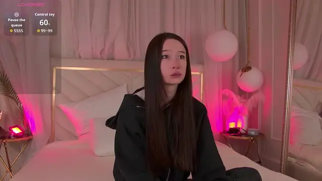 GladysMoore online show from 02-12-26, 06:47