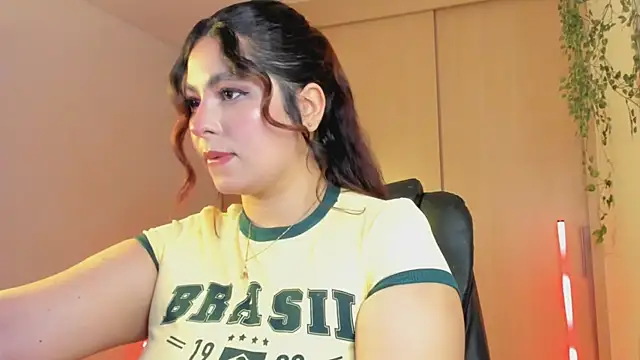 Snapshot of Cleopatra_COL chatting on 02-24-26, 01:58 Cleopatra COL online show from 02-24-26, 01:58