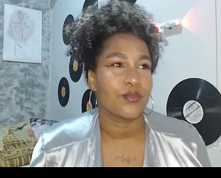 Snapshot of Ambar_foxy chatting on 11-14-25, 03:49 Ambar foxy online show from 11-14-25, 03:49