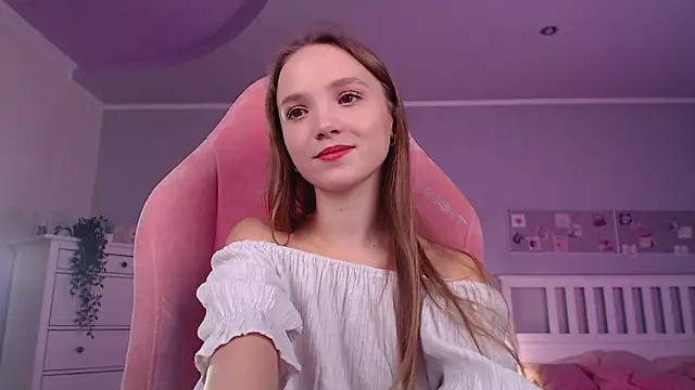 Adria Arjona online show from 11-06-25, 07:42