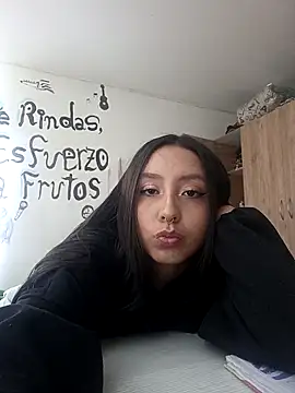 Snapshot of naughtygoddesss_ chatting on 11-28-25, 04:31 naughtygoddesss online show from 11-28-25, 04:31