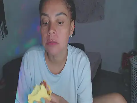 Snapshot of shayna_cute chatting on 06-09-26, 12:55 shayna cute online show from 06-09-26, 12:55