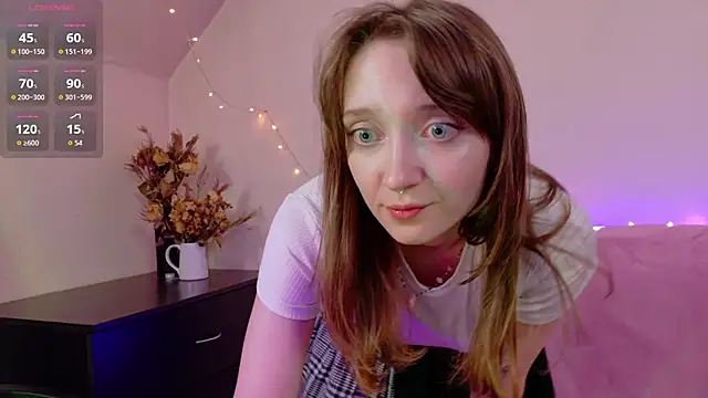 TinyMuse  online show from 11-22-25, 01:48