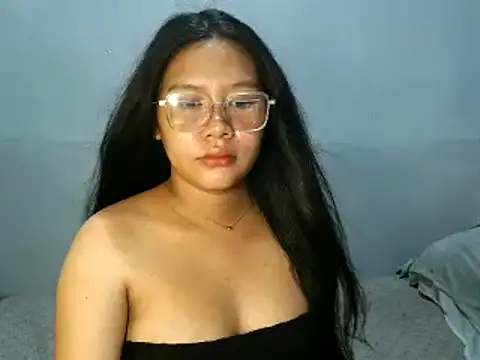 Snapshot of hotsexyreb chatting on 02-27-26, 04:12 hotsexyreb online show from 02-27-26, 04:12