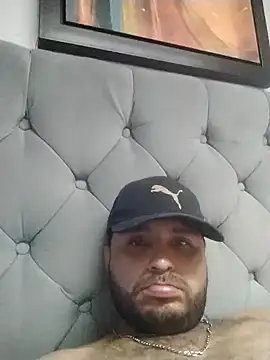 Snapshot of KARNEs24666 chatting on 11-03-25, 01:40 KARNEs24666 online show from 11-03-25, 01:40