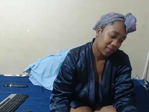 Snapshot of SexyLipss_ chatting on 04-25-26, 12:46 SexyLipss online show from 04-25-26, 12:46