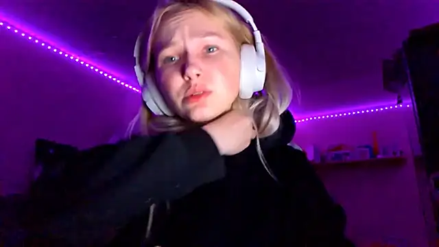 KarinRobertson online show from 11-23-25, 06:30