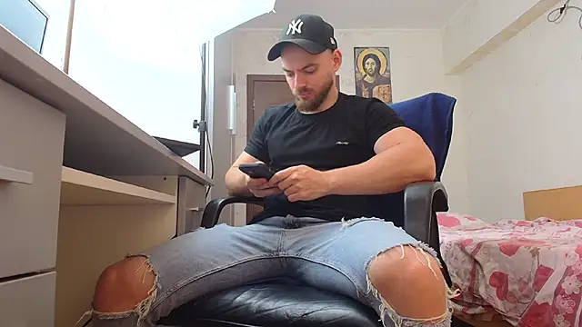 Snapshot of Ryanstone_ chatting on 06-03-26, 04:26 Ryanstone online show from 06-03-26, 04:26