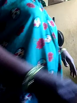 Snapshot of hyd_couple7878 chatting on 11-03-25, 06:36 hyd couple7878 online show from 11-03-25, 06:36