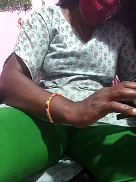 hyd couple7878 online show from 04-07-26, 06:41