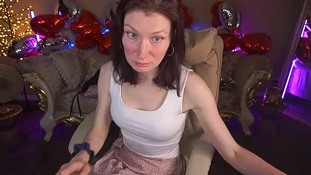 AmiraGoldd online show from 02-15-26, 01:52