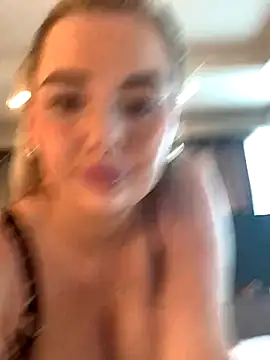 Snapshot of xxxrosie123 chatting on 11-04-25, 12:48 xxxrosie123 online show from 11-04-25, 12:48