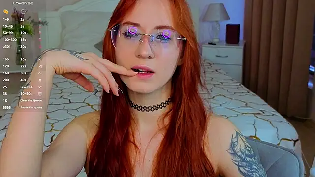 Snapshot of WICKEDEMBER chatting on 04-28-26, 01:15 WICKEDEMBER online show from 04-28-26, 01:15