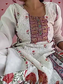 Snapshot of Saniya76 chatting on 06-19-26, 03:49 Saniya76 online show from 06-19-26, 03:49