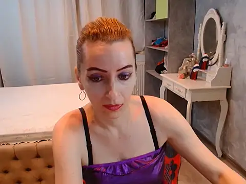 AnneDevrim online show from 11-29-25, 06:38