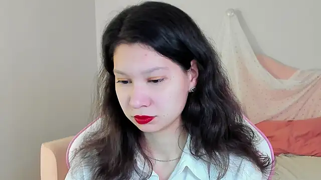 SaraDenars online show from 11-18-25, 05:12