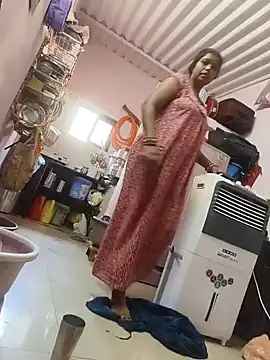 Snapshot of Lailamajnu1996 chatting on 02-22-26, 04:46 Lailamajnu1996 online show from 02-22-26, 04:46