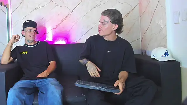 Snapshot of Kevinperlas chatting on 11-08-25, 01:28 Kevinperlas online show from 11-08-25, 01:28