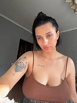 Snapshot of MUDA-TI chatting on 11-04-25, 11:42 MUDA-TI online show from 11-04-25, 11:42