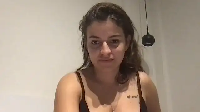 Snapshot of pia_couple chatting on 11-05-25, 08:31 pia couple online show from 11-05-25, 08:31