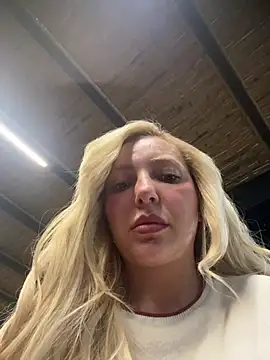 Snapshot of melisboa chatting on 07-16-26, 02:39 melisboa online show from 07-16-26, 02:39