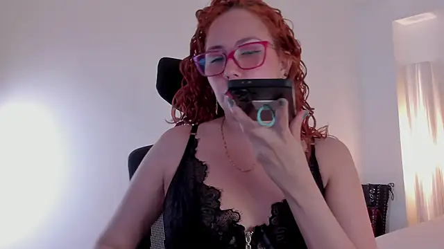 Snapshot of MistressErza chatting on 06-09-26, 07:03 MistressErza online show from 06-09-26, 07:03