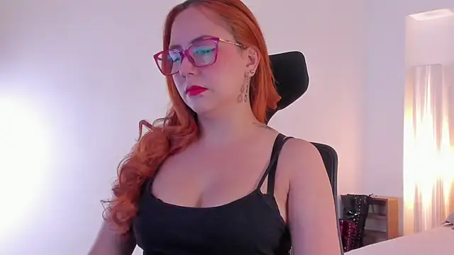 Snapshot of MistressErza chatting on 06-26-26, 03:38 MistressErza online show from 06-26-26, 03:38