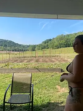 Snapshot of thickfarmtwat chatting on 05-19-26, 01:50 thickfarmtwat online show from 05-19-26, 01:50