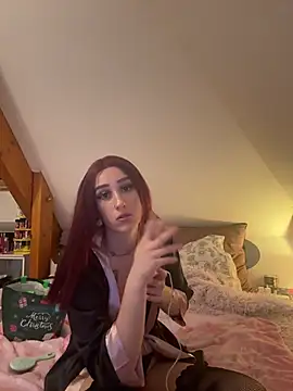 Snapshot of vanille13r chatting on 02-25-26, 07:01 vanille13r online show from 02-25-26, 07:01