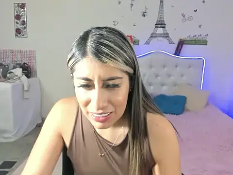 veronicamist95 online show from 11-07-25, 02:11