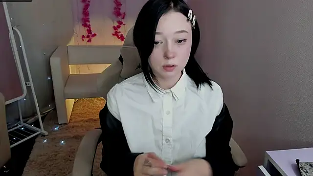 Hanako Rey online show from 11-27-25, 01:35