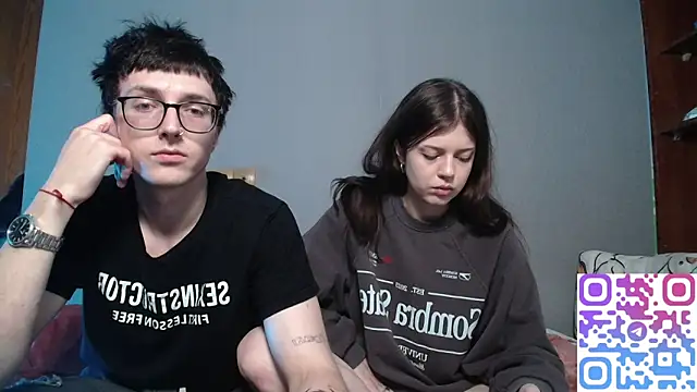 Snapshot of t_files_x chatting on 11-08-25, 09:13 t files x online show from 11-08-25, 09:13