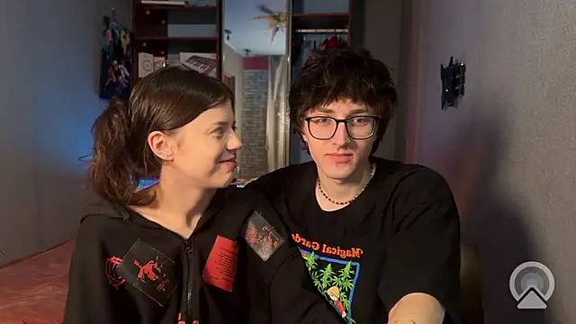 Snapshot of t_files_x chatting on 02-04-26, 05:24 t files x online show from 02-04-26, 05:24