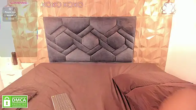 Kiara velvet   online show from 02-13-26, 08:05