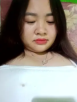 Bee-bgolden online show from 12-17-25, 03:18