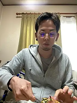 Snapshot of ippei0001 chatting on 06-25-26, 04:56 ippei0001 online show from 06-25-26, 04:56