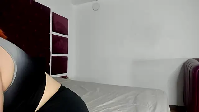 Snapshot of RossMildrey chatting on 06-09-26, 12:06 RossMildrey online show from 06-09-26, 12:06