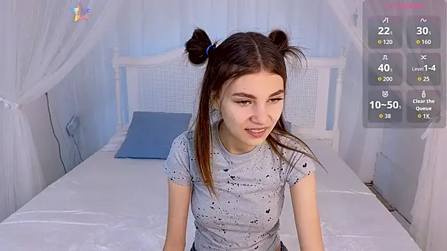 Little  Lunaa online show from 04-07-26, 10:48