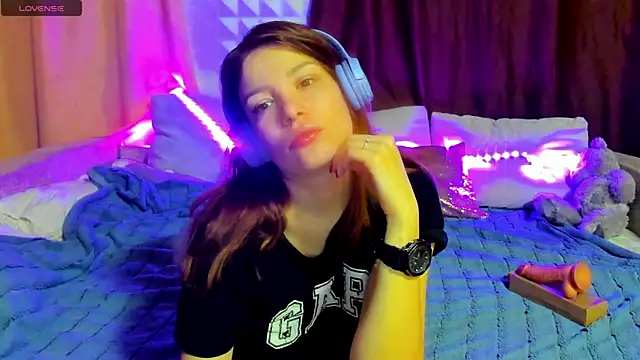 Eva purrr  online show from 04-11-26, 02:05