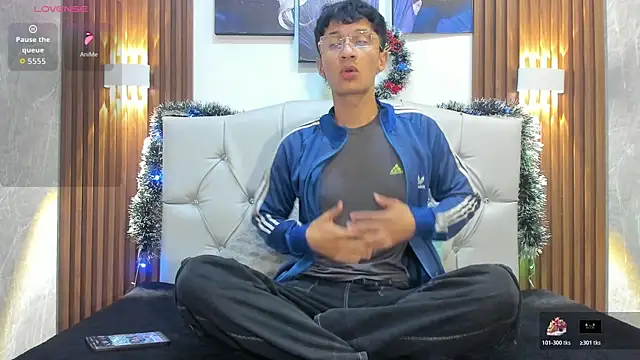 Elian Julian online show from 11-22-25, 01:37