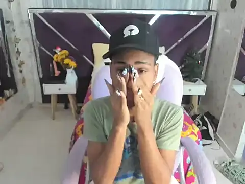 Santy bigcock 01 online show from 11-18-25, 11:36