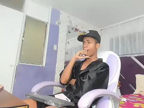 Santy bigcock 01 online show from 11-20-25, 02:06