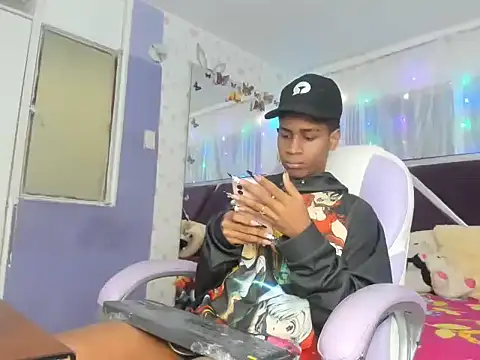 Santy bigcock 01 online show from 11-21-25, 03:11