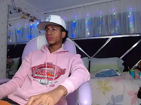Santy bigcock 01 online show from 05-04-26, 01:40