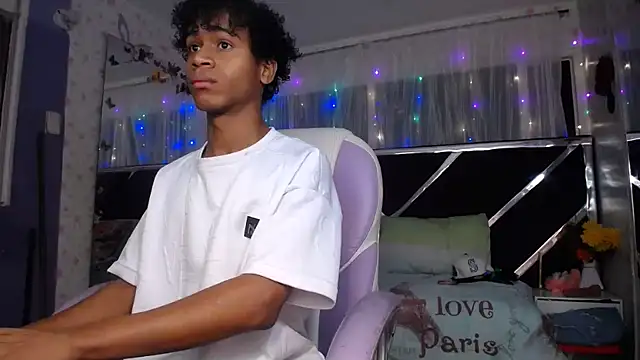 Santy bigcock 01 online show from 05-11-26, 12:00